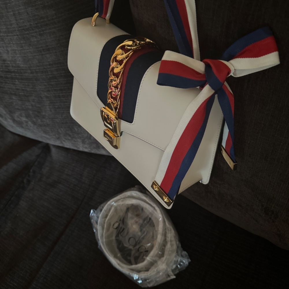 Bags - Picture 7 of 10